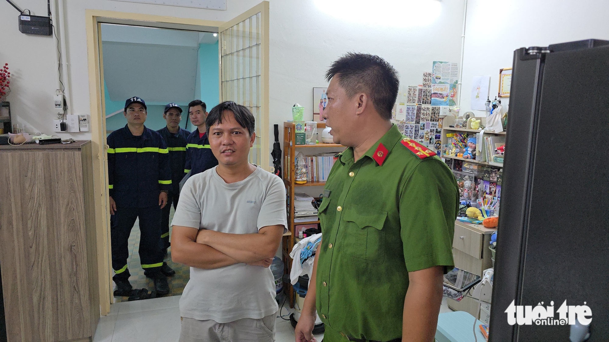拆除胡志明市的'老虎笼'：居民听完解释后惊恐万分，立即全力拆除