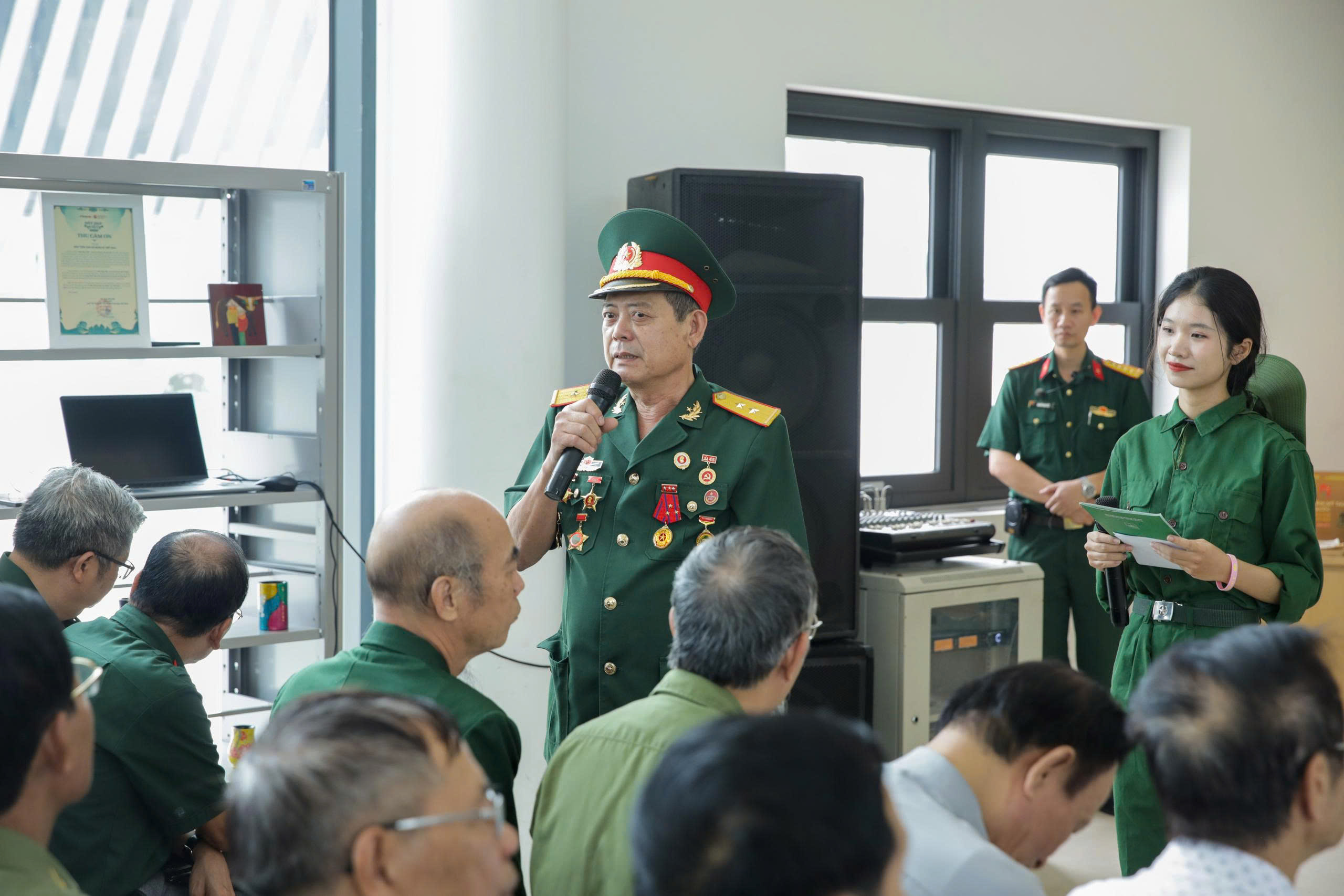 ‘继续写下倒下的人的独立梦想’