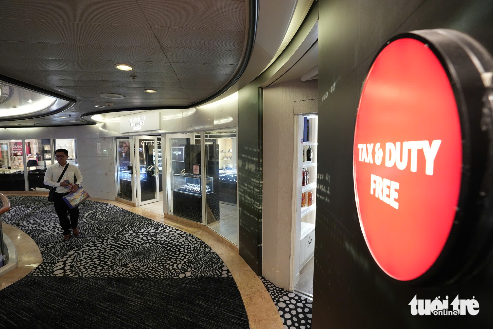 探索首次带越南游客参观新加坡的游轮之旅