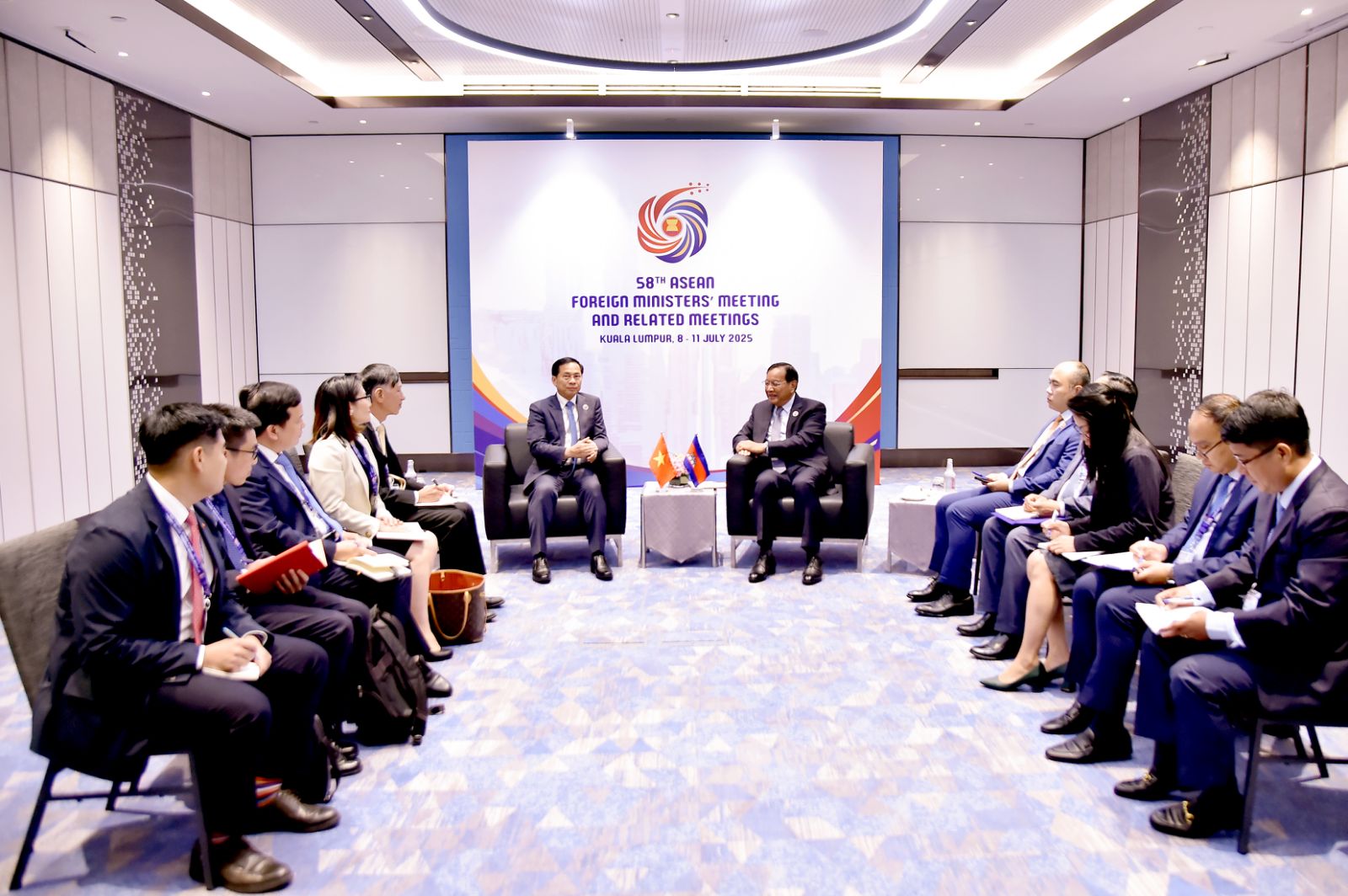 越南希望泰国和柬埔寨避免紧张，和平友好解决