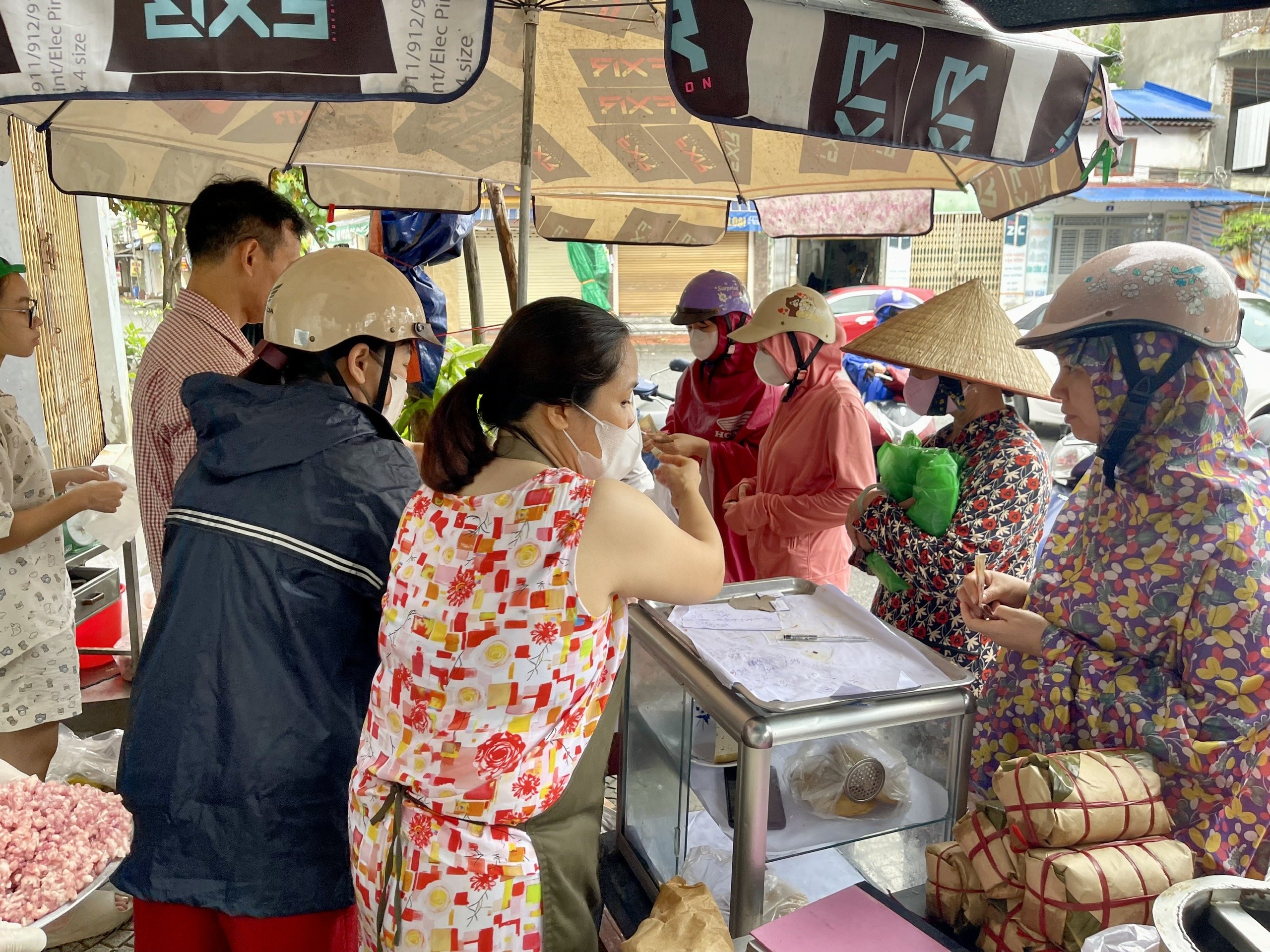 海防市克服由Wipha台风影响造成的后果