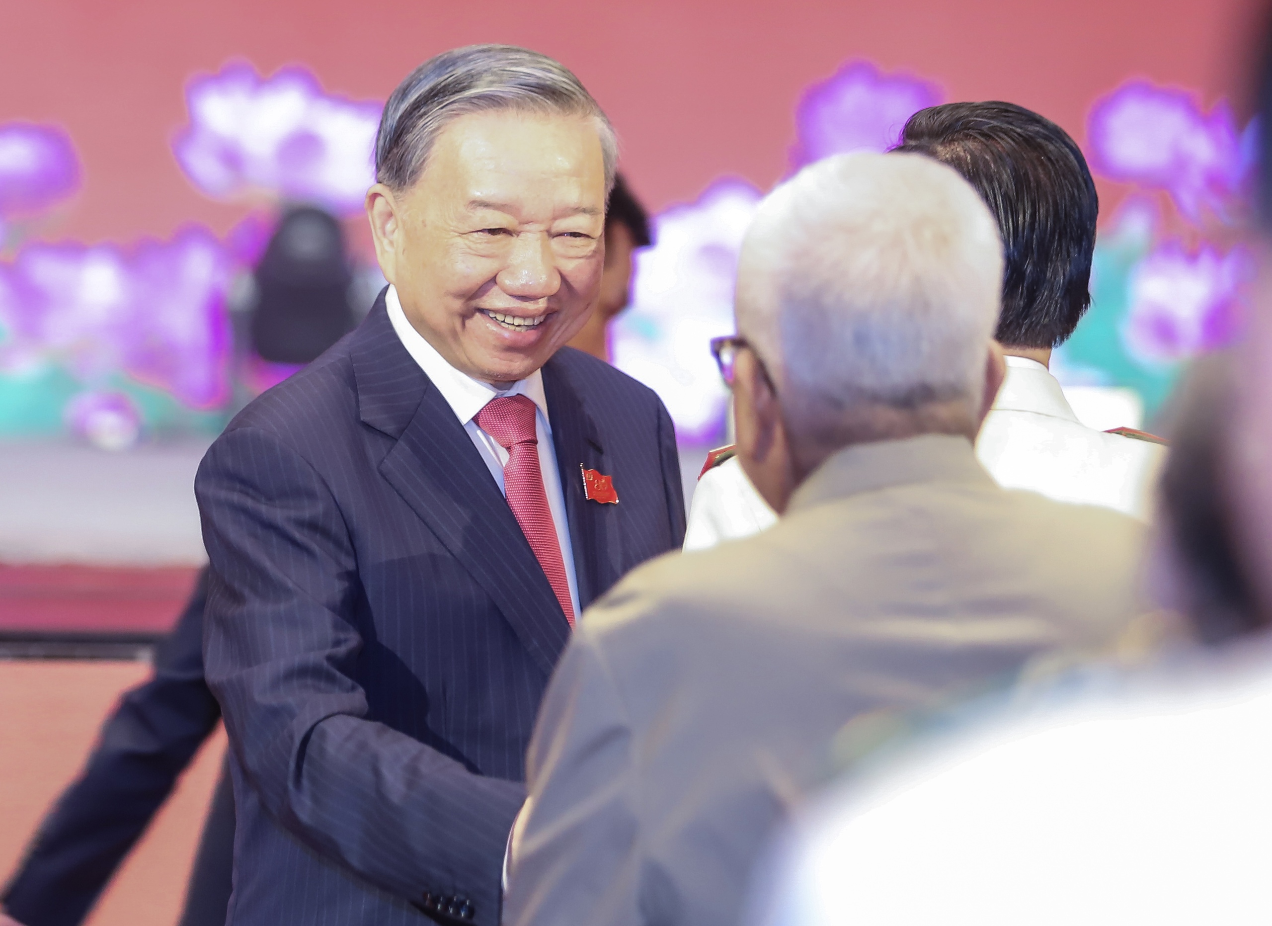 总书记苏林参加人民公安传统日80周年纪念活动