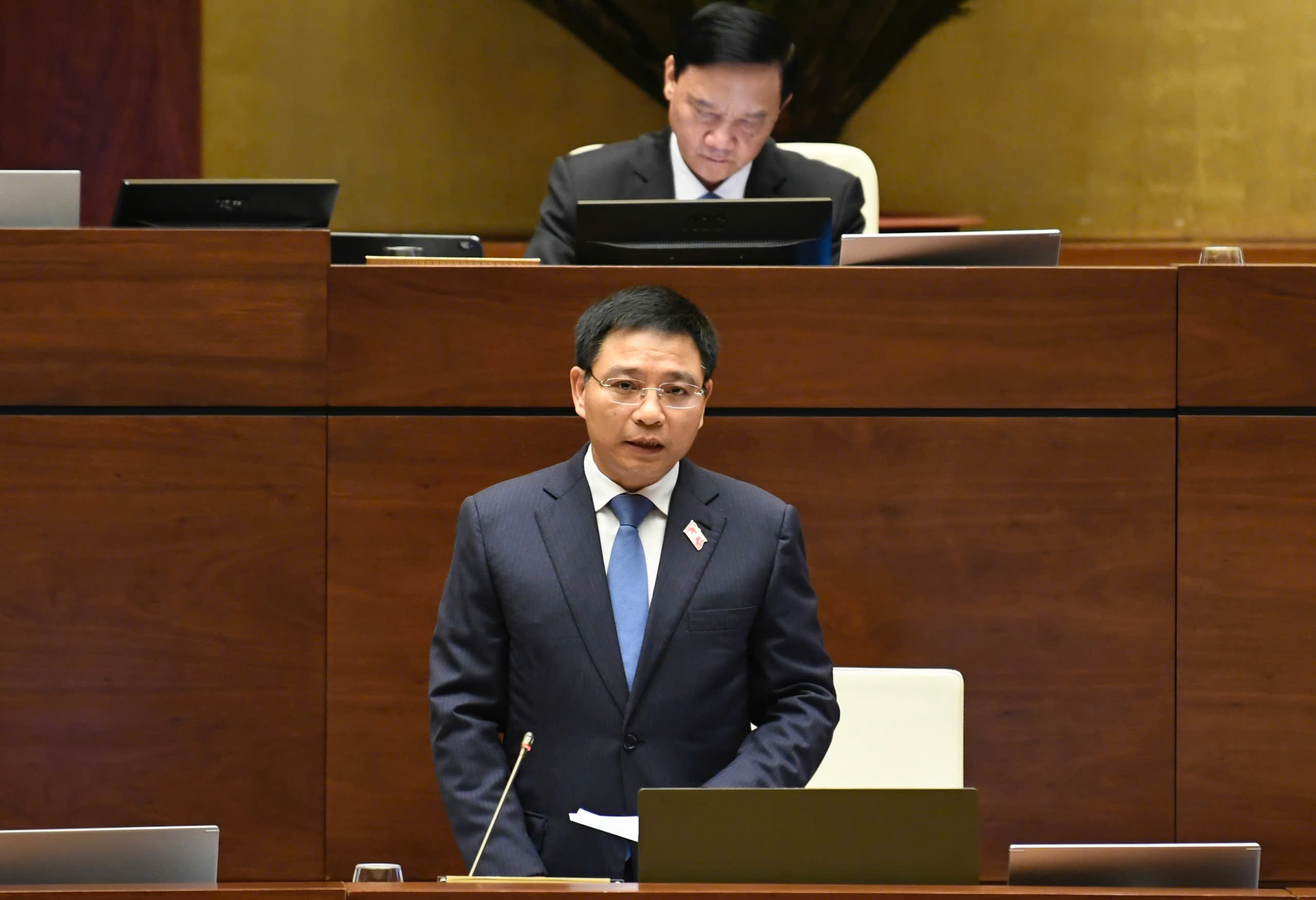财政部长阮文胜提出有效管理黄金、房地产和金融市场的解决方案