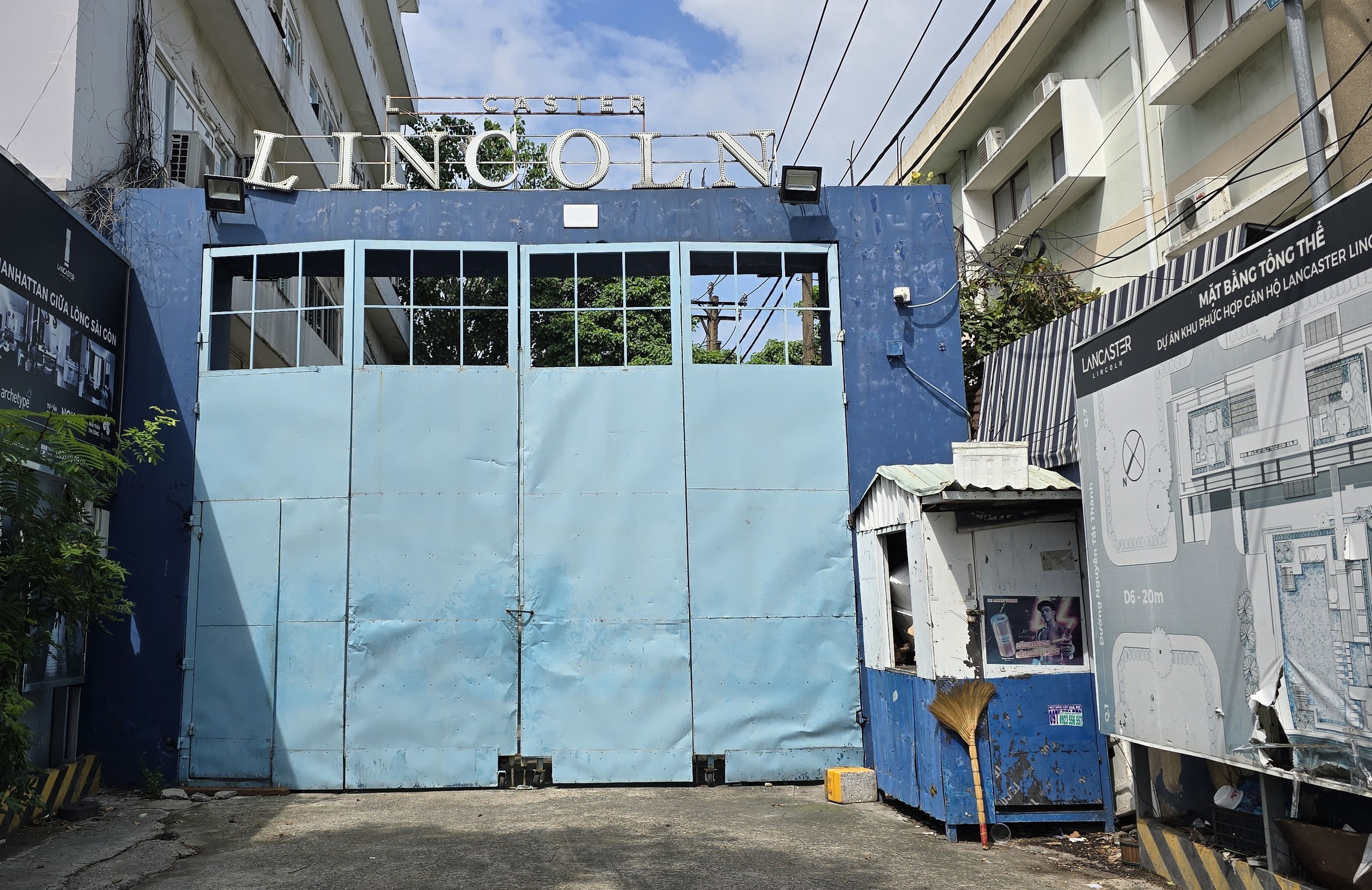 近距离观察胡志明市未批准施工、等待法律解决的Lancaster Lincoln违规项目