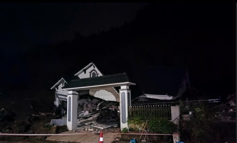 夜间山体滑坡摧毁老街省民宅，母子俩遇难
