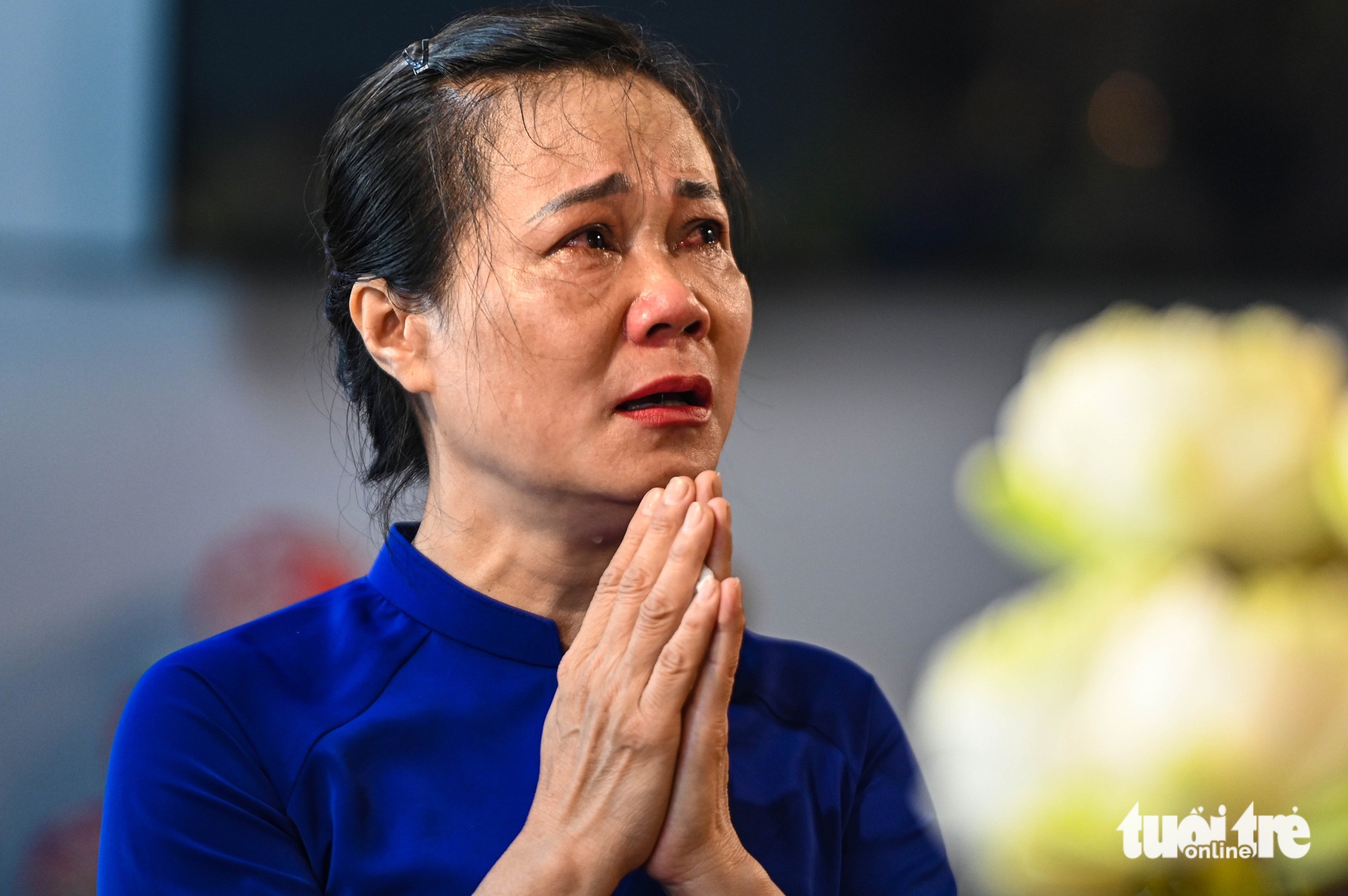 村民回到莱达村，含泪纪念已故总书记阮富仲