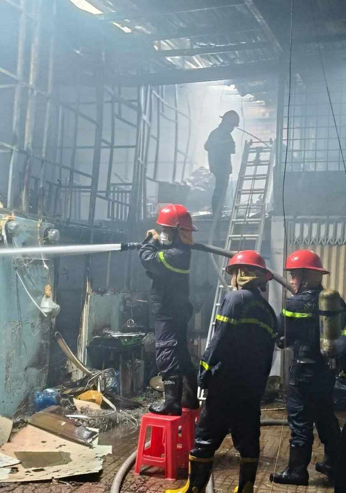 胡志明市多处出租屋被烧毁
