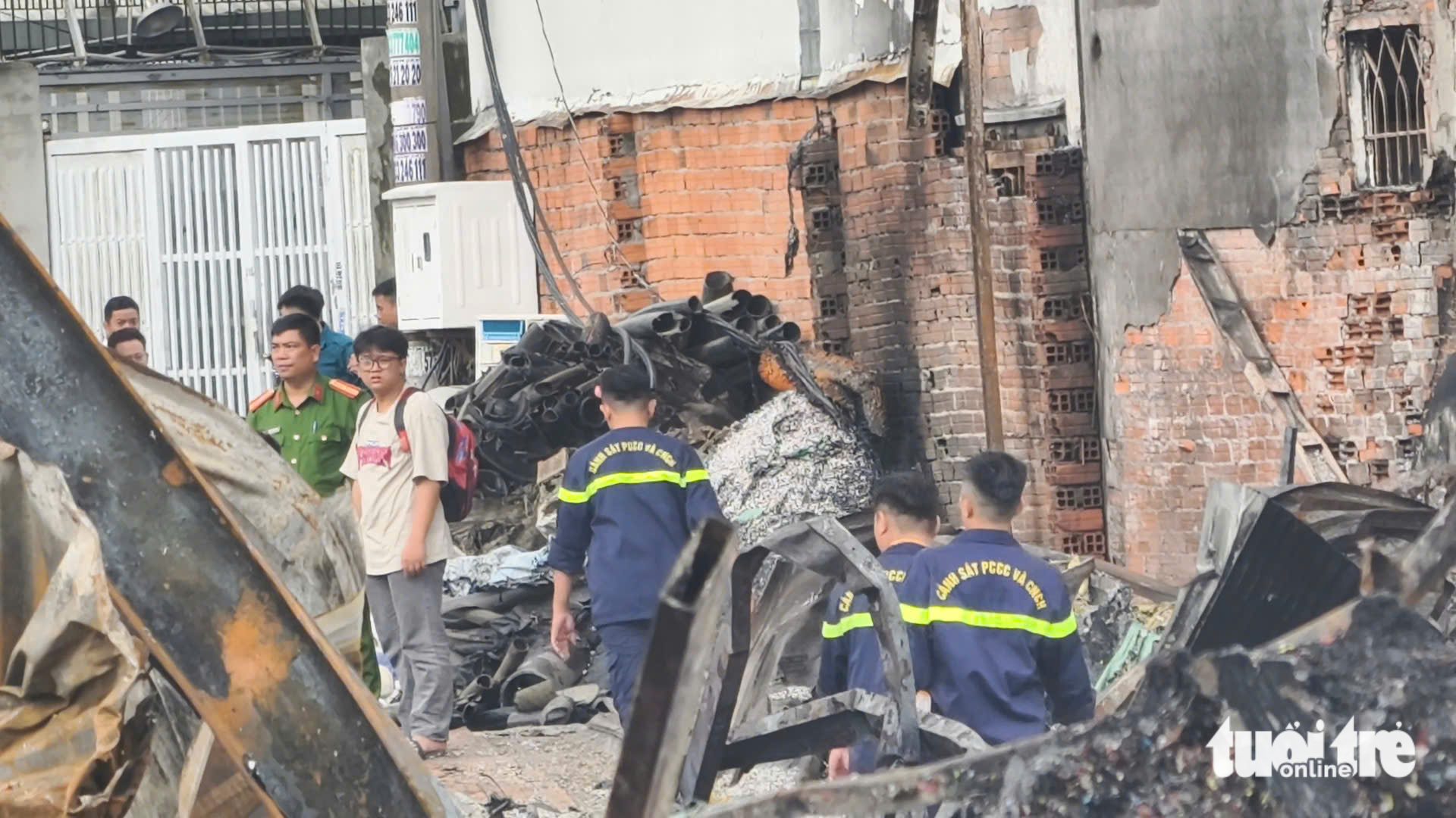 巴点乡废料场400平方米火灾