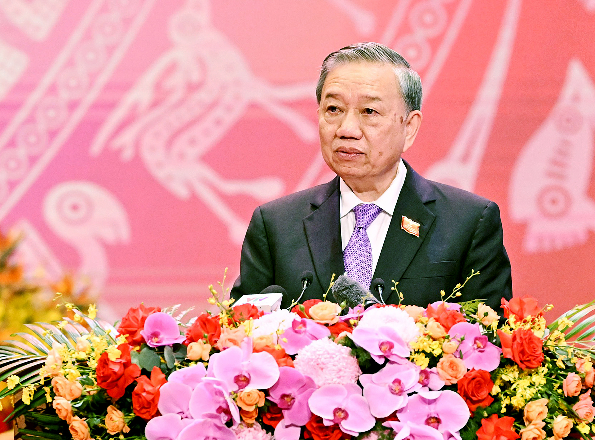 总书记：'经济转型的背后是通宵达旦的会议和坚持不懈的对话'