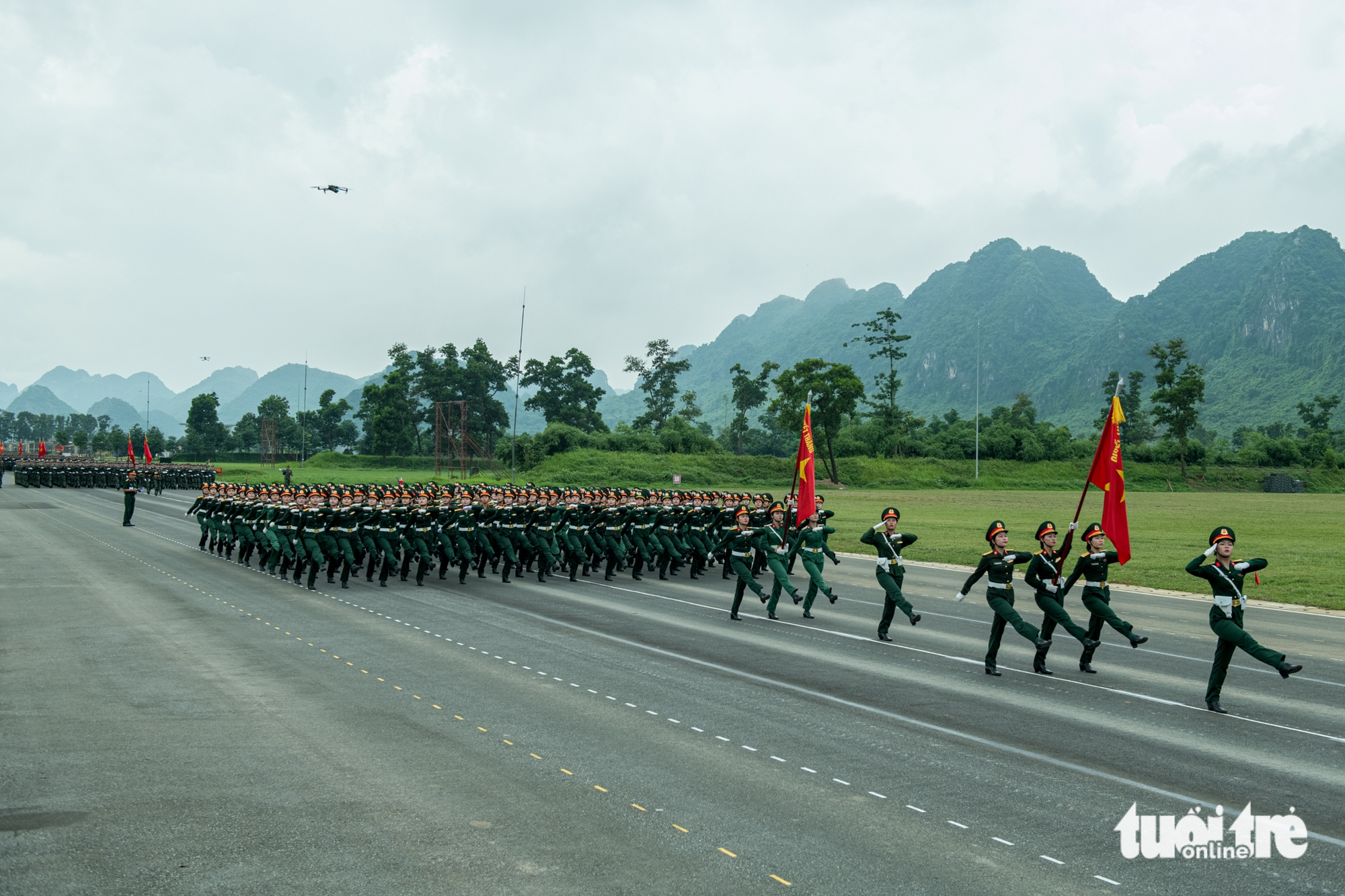 超过7,000名军人参加阅兵游行合练