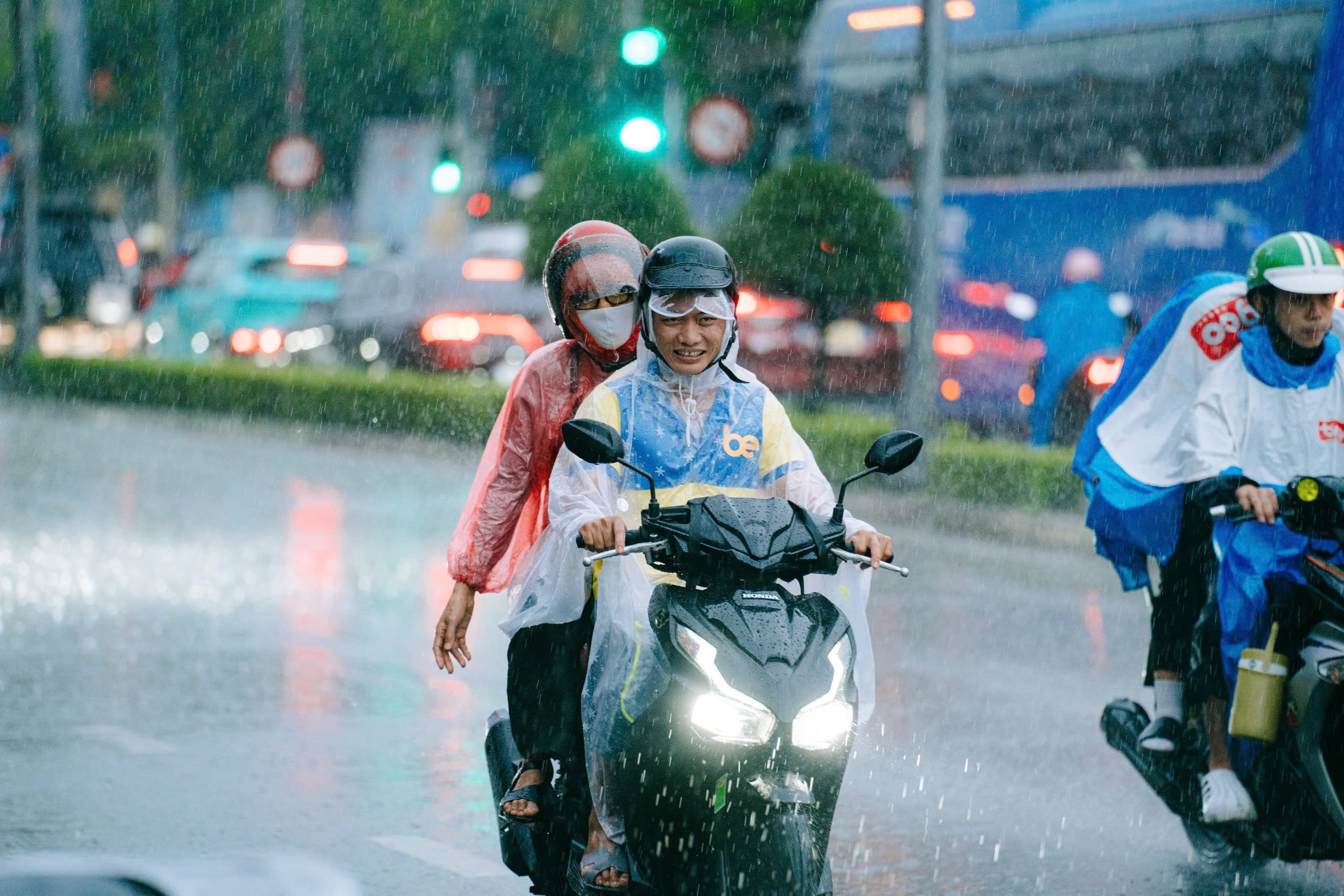 今天6月19日的天气：南方多雨，北方部分地区有雨有晴
