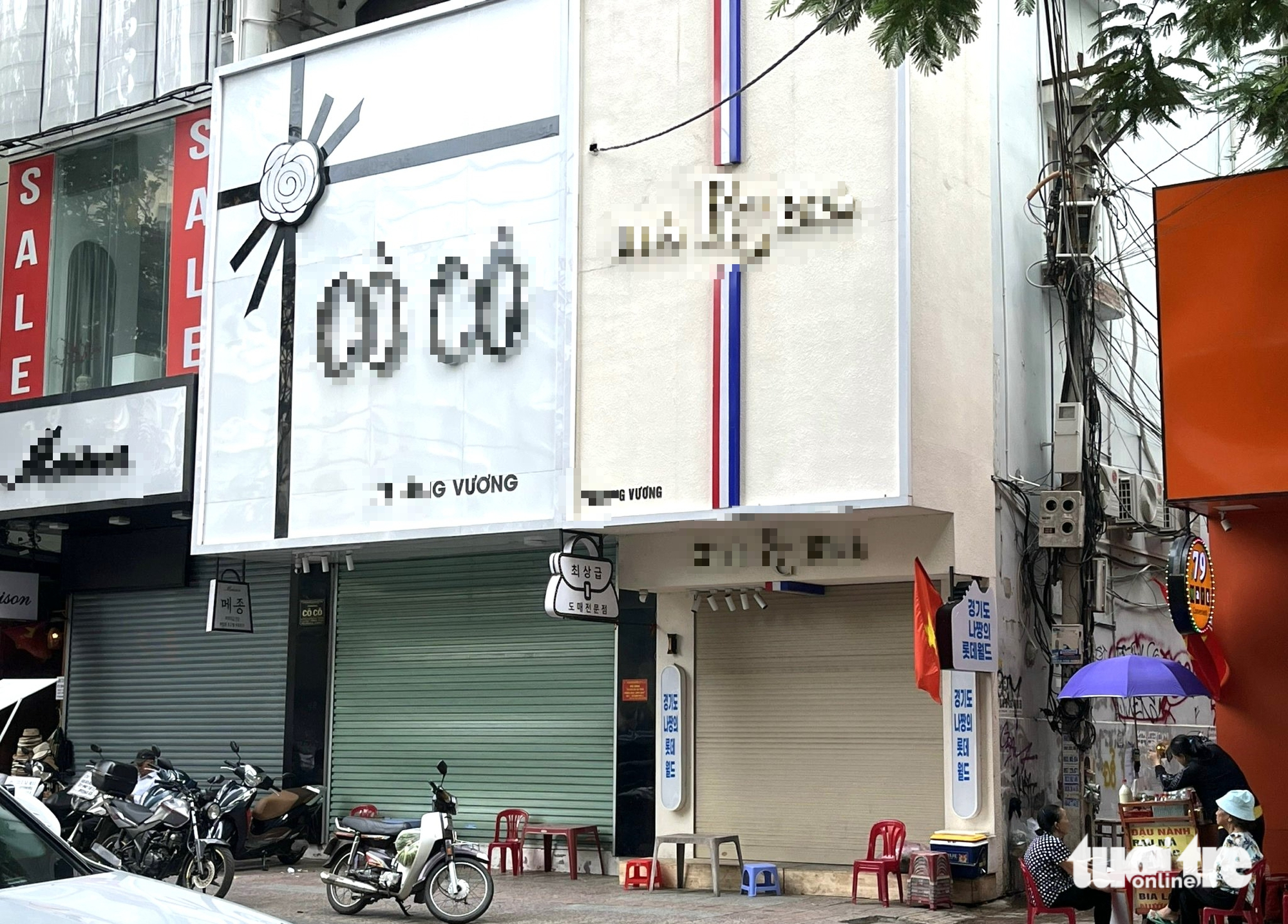 芽庄市中心一系列名牌商店在假货检查高峰期关闭