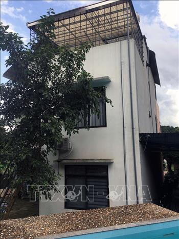 4岁小孩在旅游时从酒店二楼窗户坠落