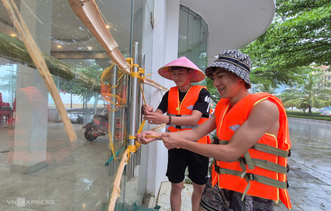 在台风Wipha登陆前减少会议，疏散滑坡地区居民