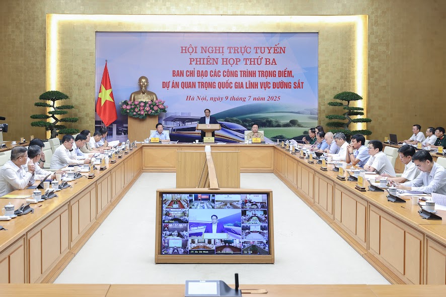 总理要求在8月19日同时启动两个铁路项目的土地清理工作