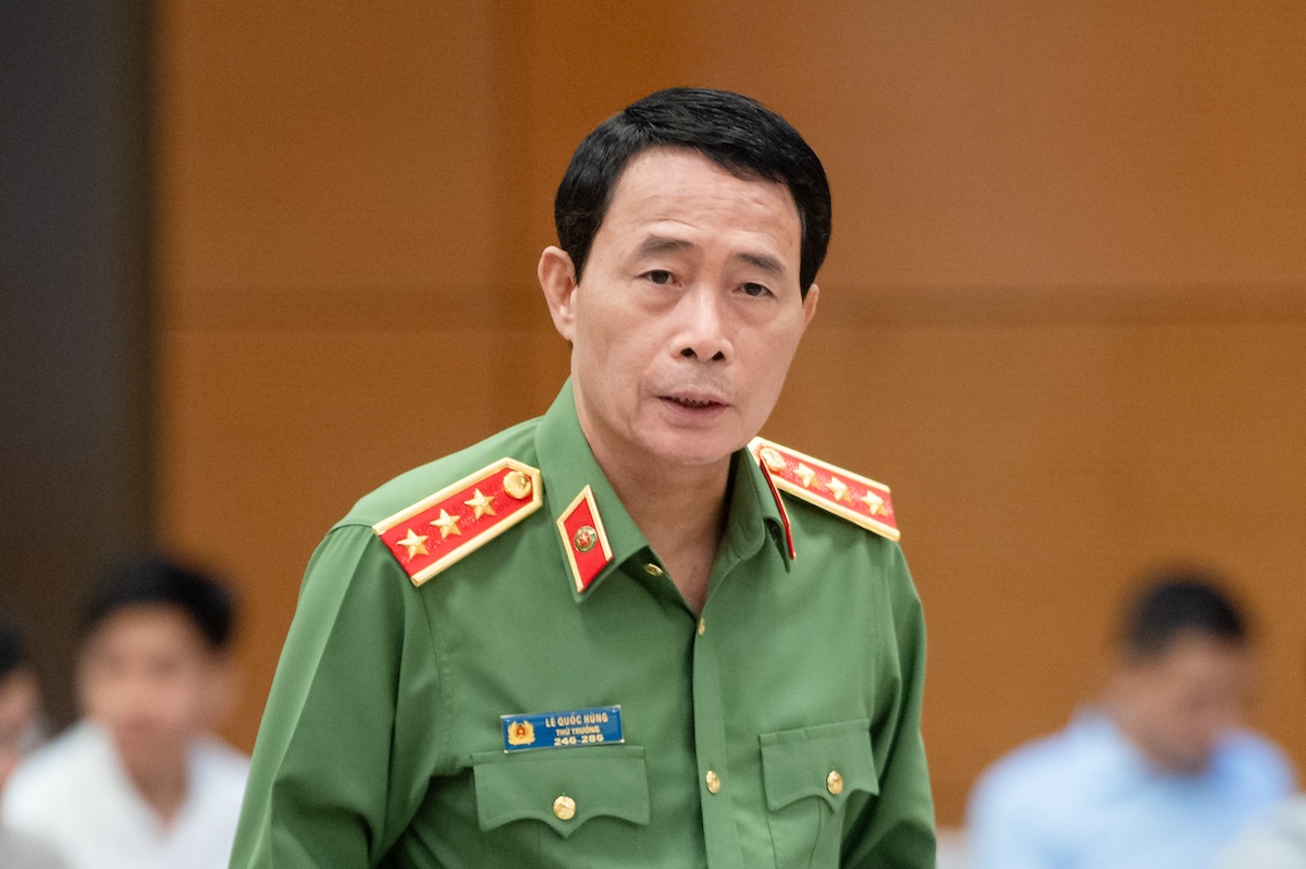 公安部副部长提出废除八项罪名的死刑理由，包括贪污财产、受贿