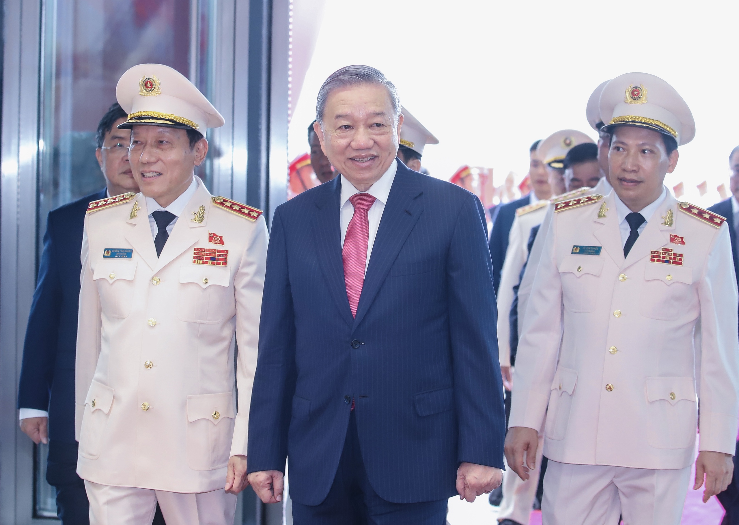 总书记苏林参加人民公安传统日80周年纪念活动