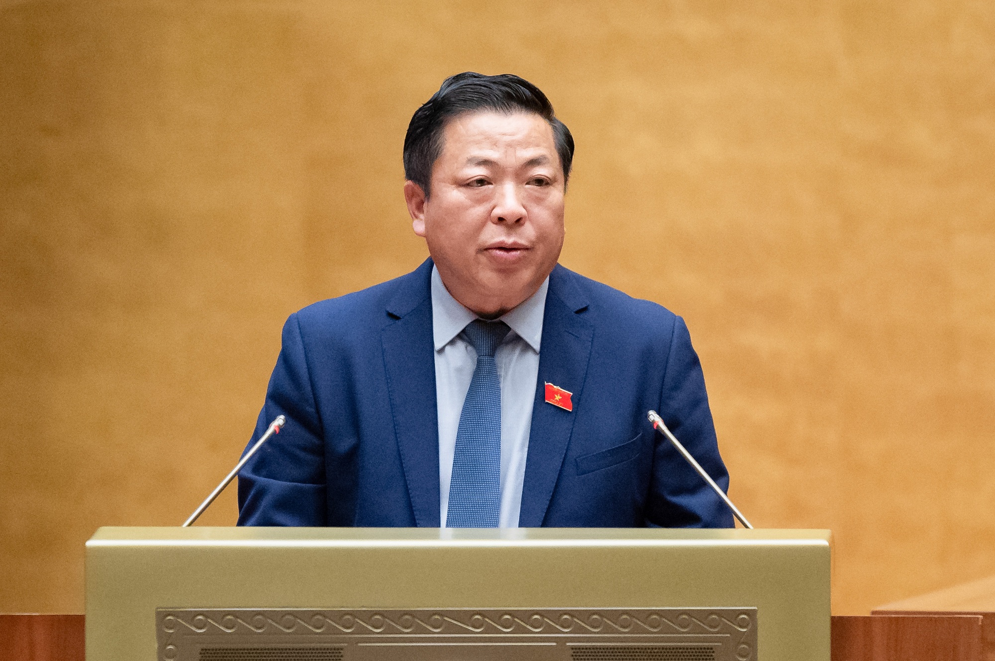 政府提出一系列机制，鼓励私营部门参与铁路投资