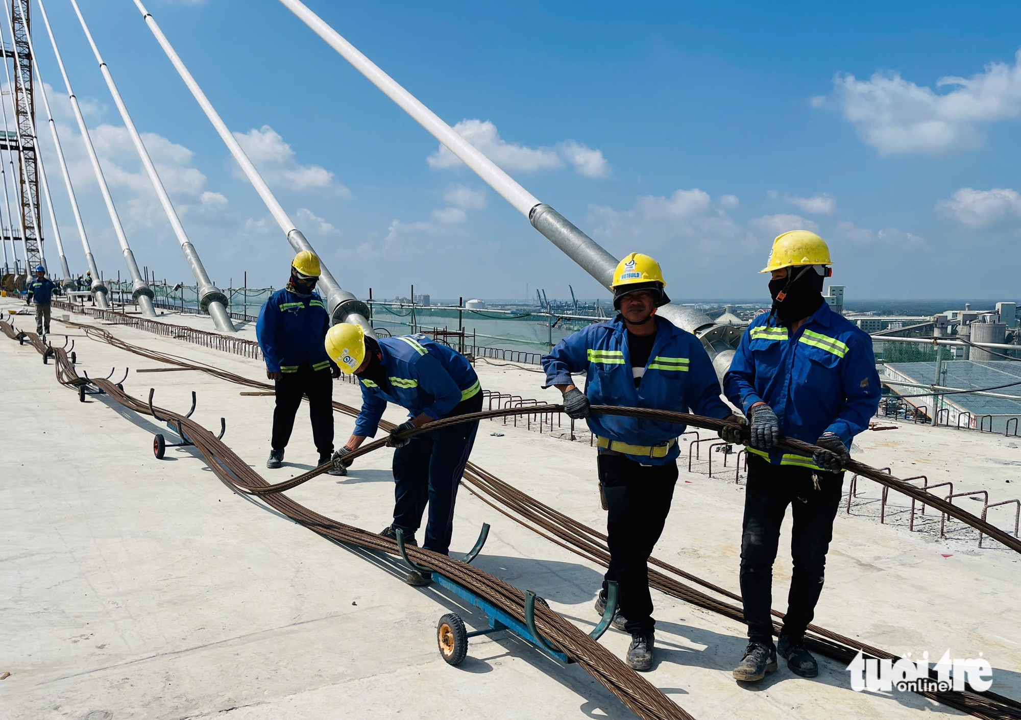 越南最高桥梁在Bến Lức - Long Thành高速公路上合龙，历经十年