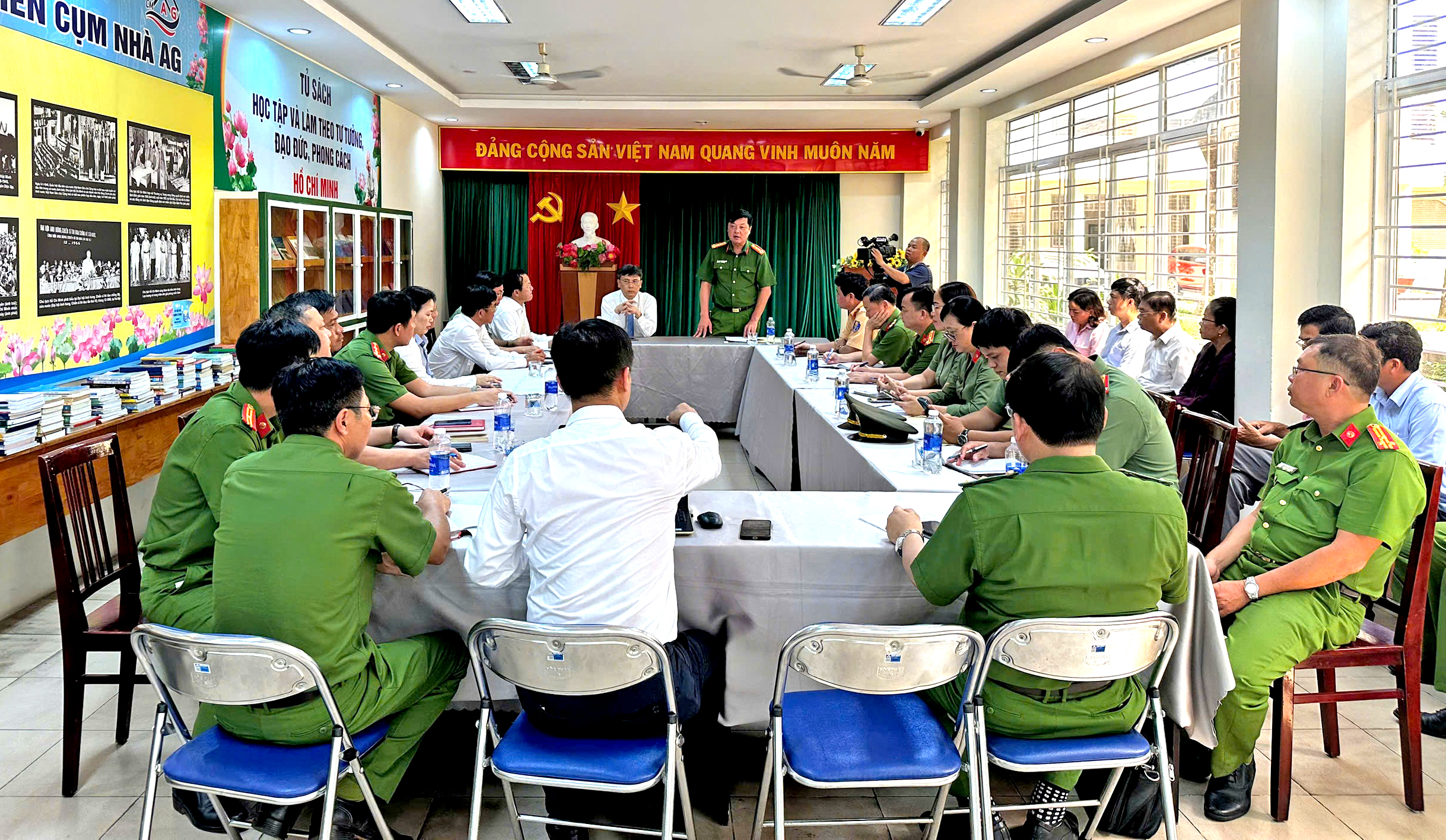 加强胡志明市国家大学城区的治安秩序保障