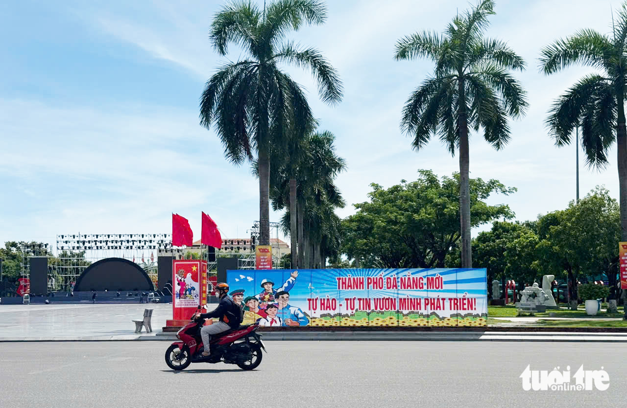 广南省的乡村和坊在‘回到一个家’与岘港市之前的日子