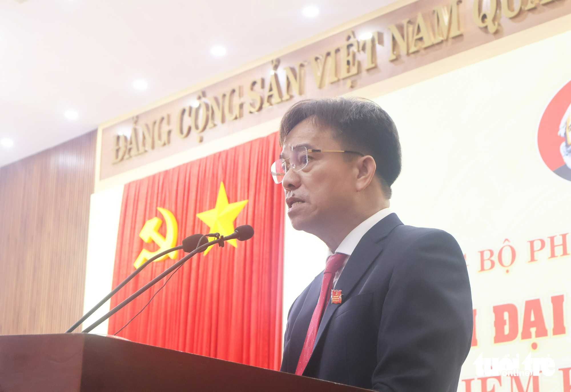 前Tam Kỳ市人民委员会主席担任以岘港一条河流命名的街道党委书记