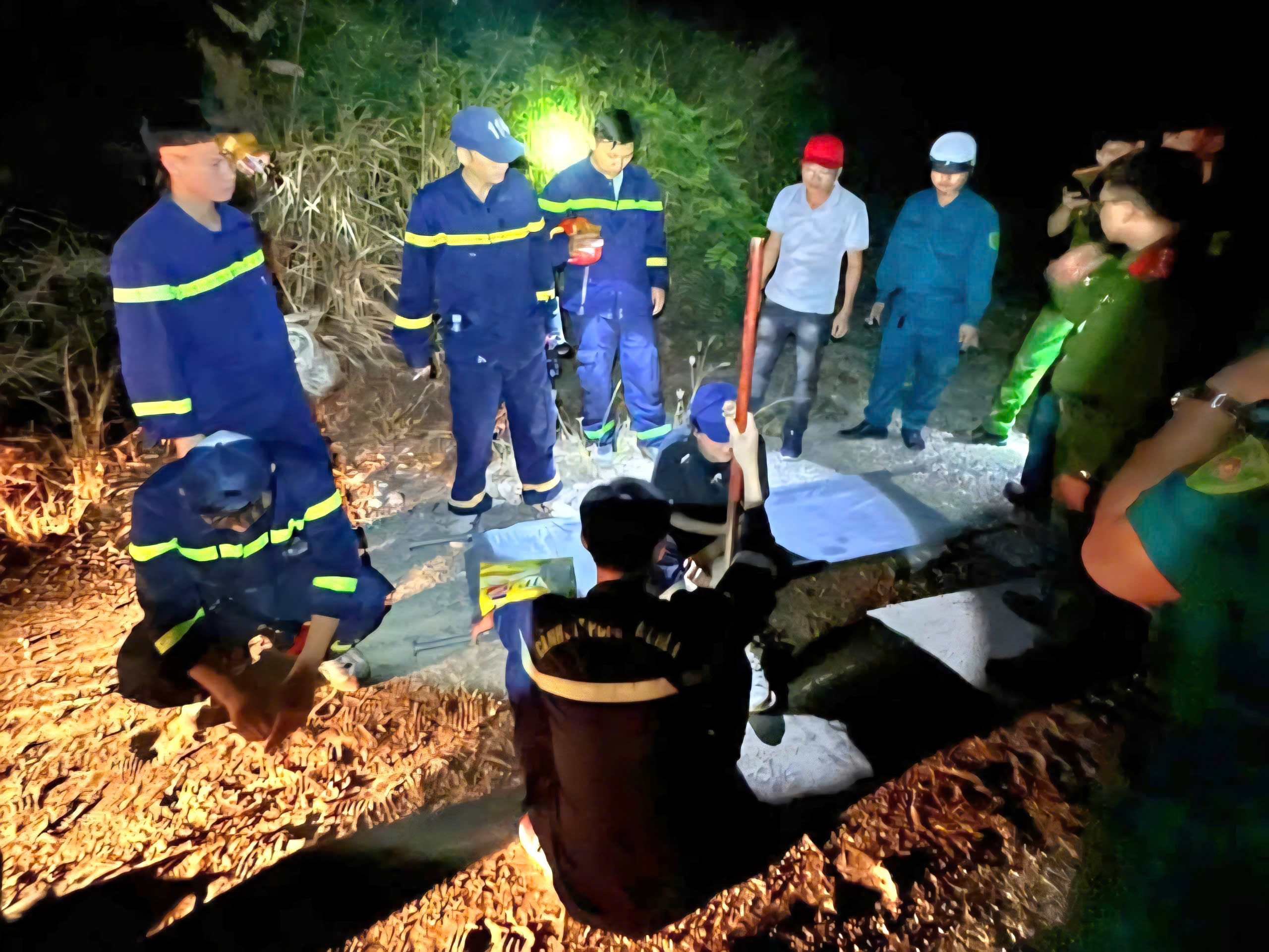 连续救援迷路登山游客