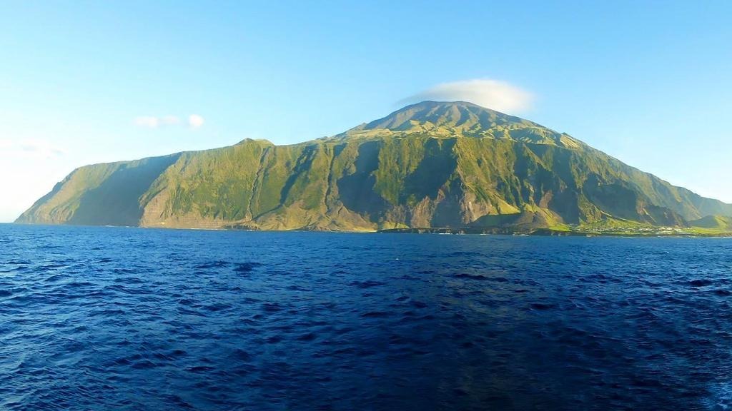 探索地球上最偏远的有人居住岛屿