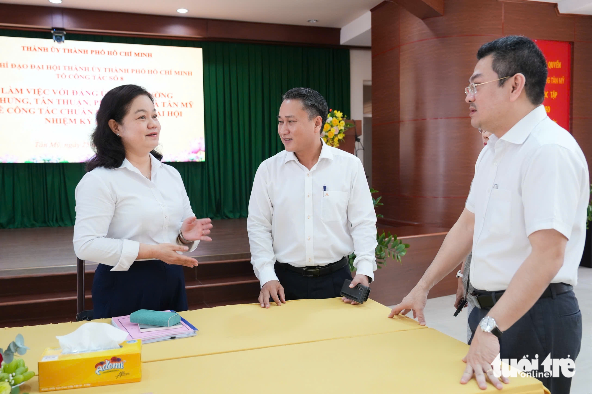 胡志明市某区书记建议为人口超过10万的区增加一名副主席