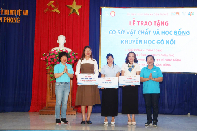 Gò Nổi的5所学校进行了粉刷维修，并获赠电子图书馆