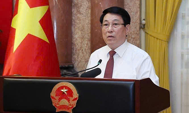 国家主席梁强：'新闻工作者必须自我革新'