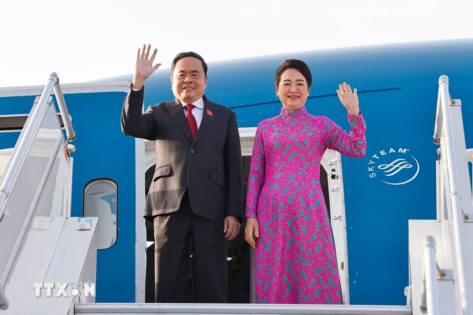 国会主席陈青敏及夫人开始正式访问摩洛哥