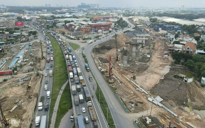 胡志明市分流车辆以减少Tân Vạn - 第三环岛交通拥堵