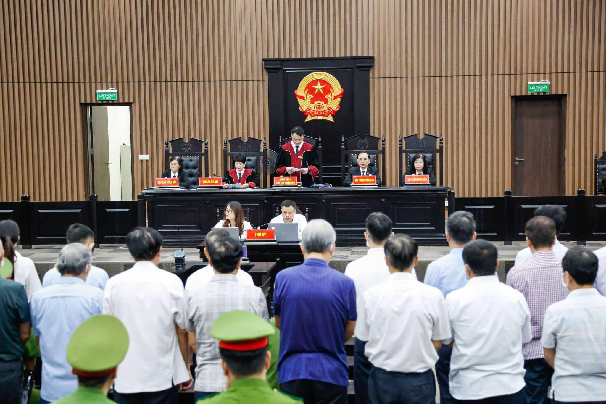 多名前地方领导'堕落、变质、堕落'被福山老板操纵