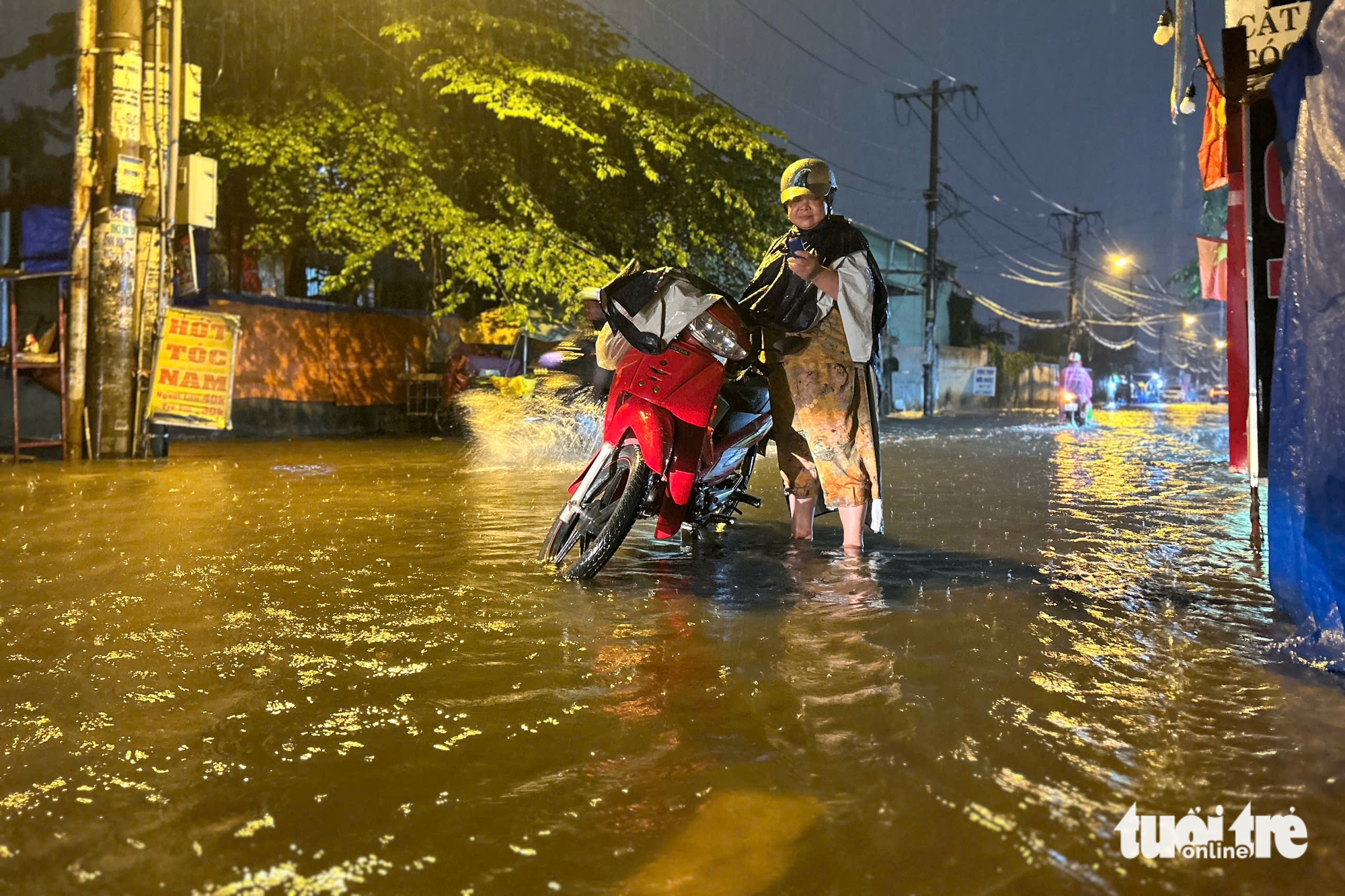 倾盆大雨，平新、守德区水漫金山