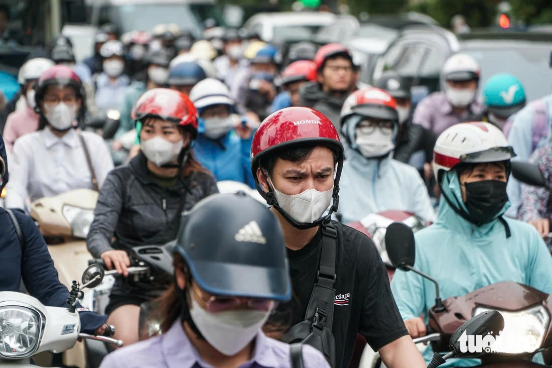 禁止汽油摩托车，需要为民众提供转向电动车的政策