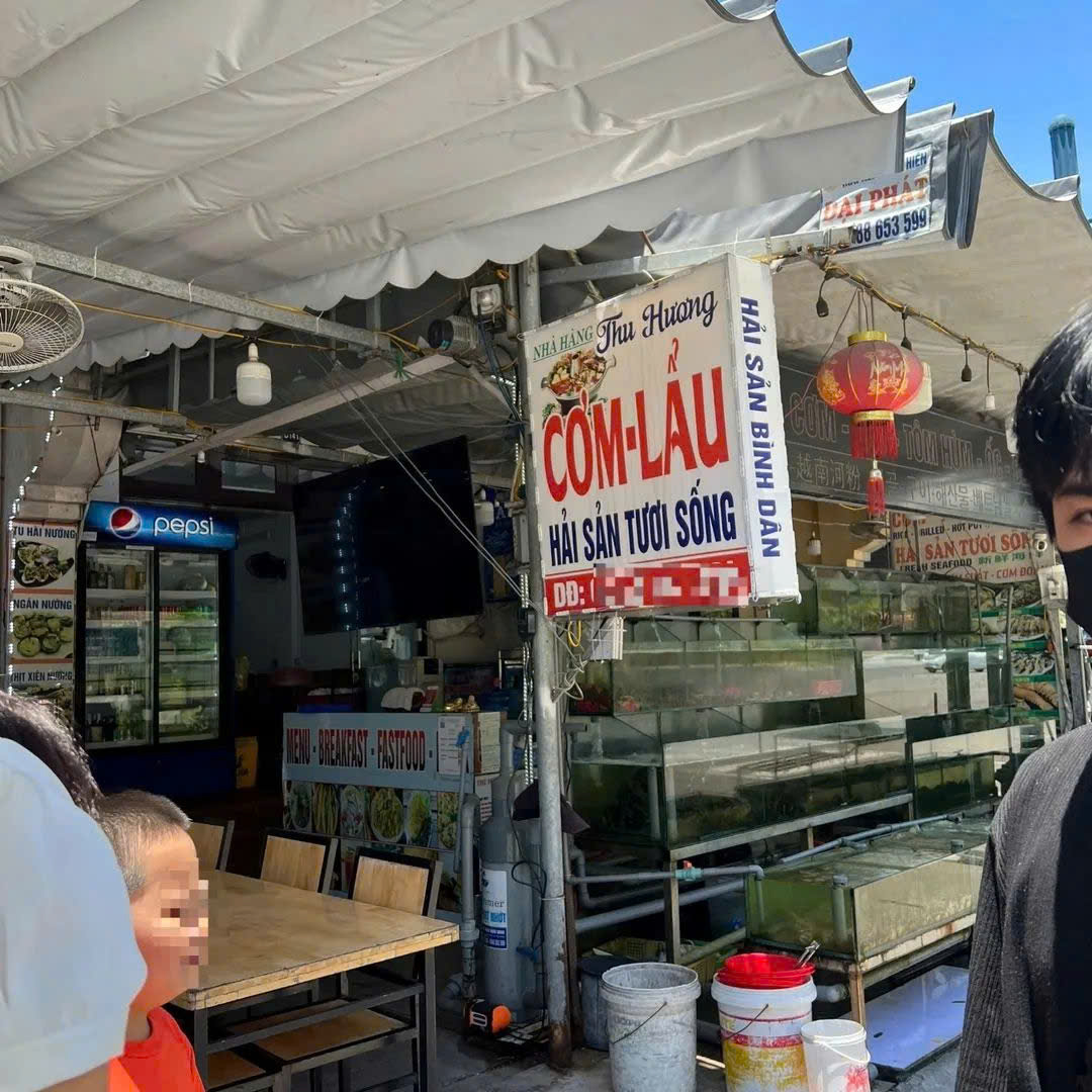 处罚一家餐厅一碗米粉15万越南盾，一份卷粉15万越南盾