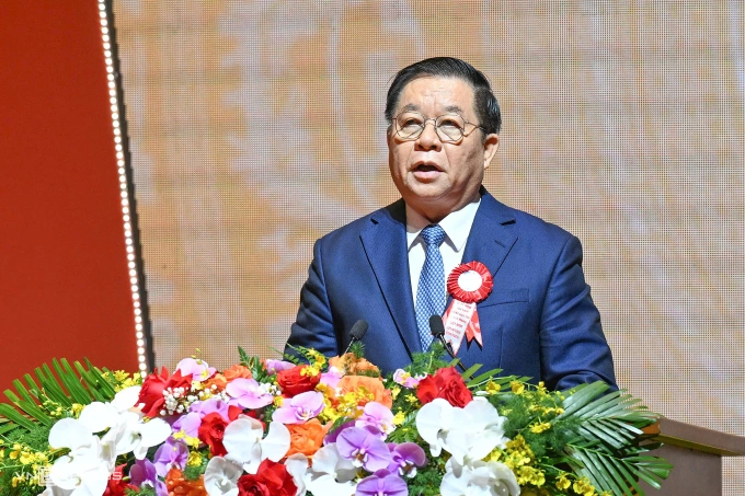 总书记：'新闻需要激发社会的奉献精神'