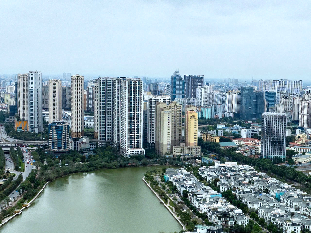 7月25日早间新闻：房地产企业需偿还73000亿企业债券债务