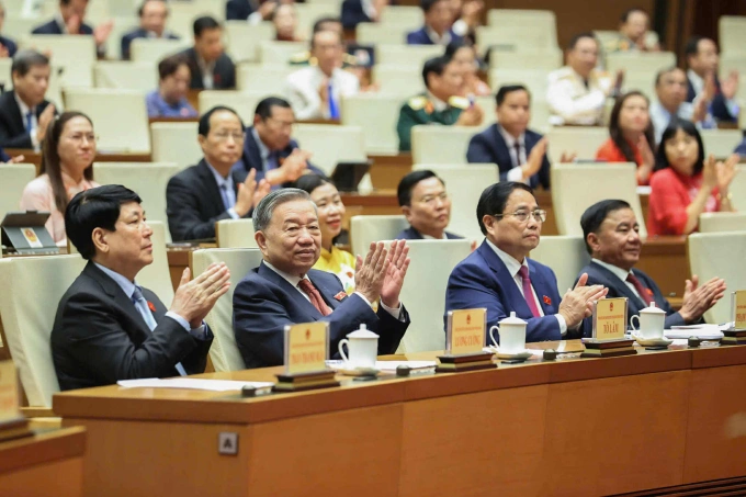 允许私人投资南北高速铁路