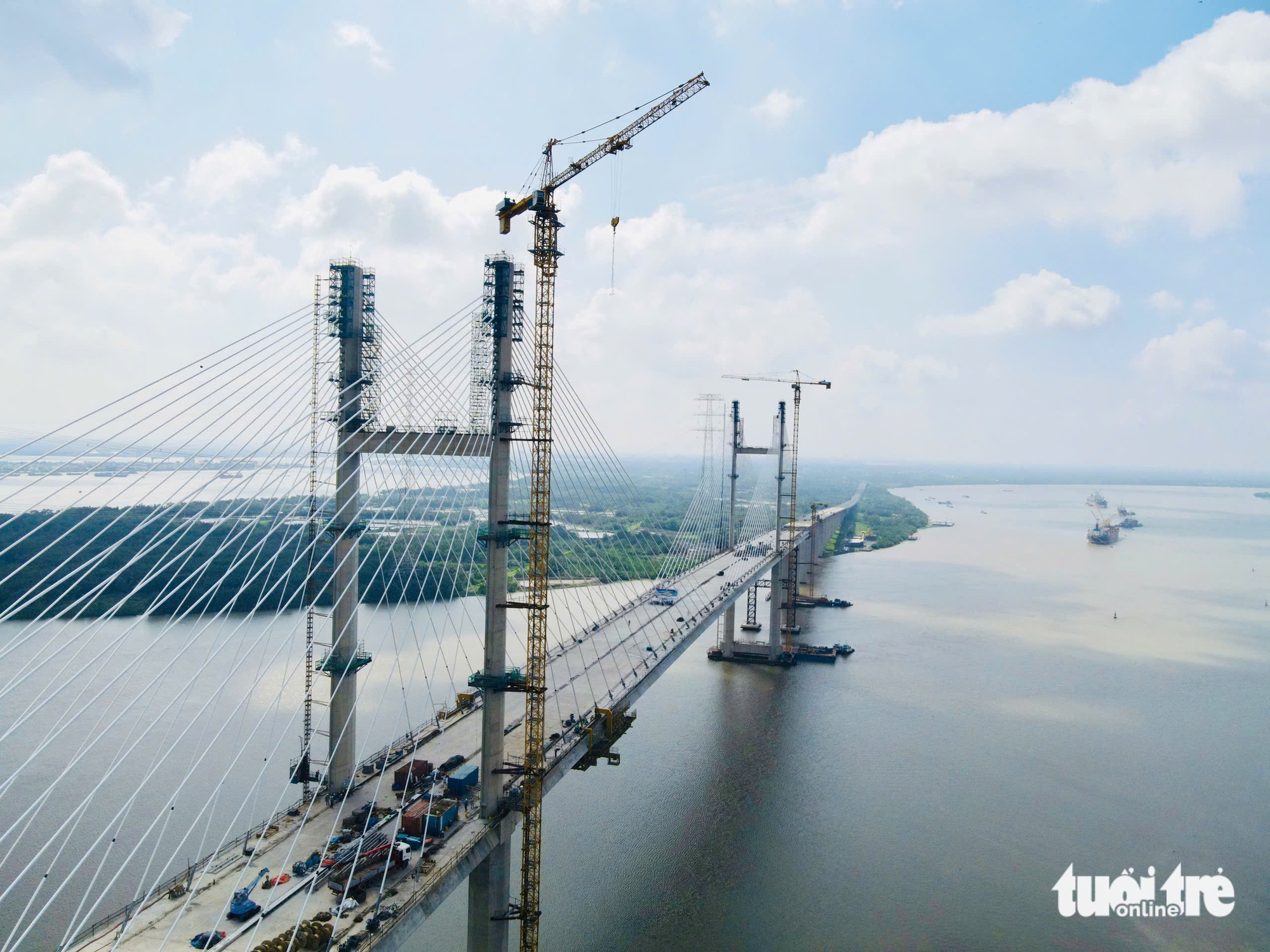 越南最高桥梁在Bến Lức - Long Thành高速公路上合龙，历经十年
