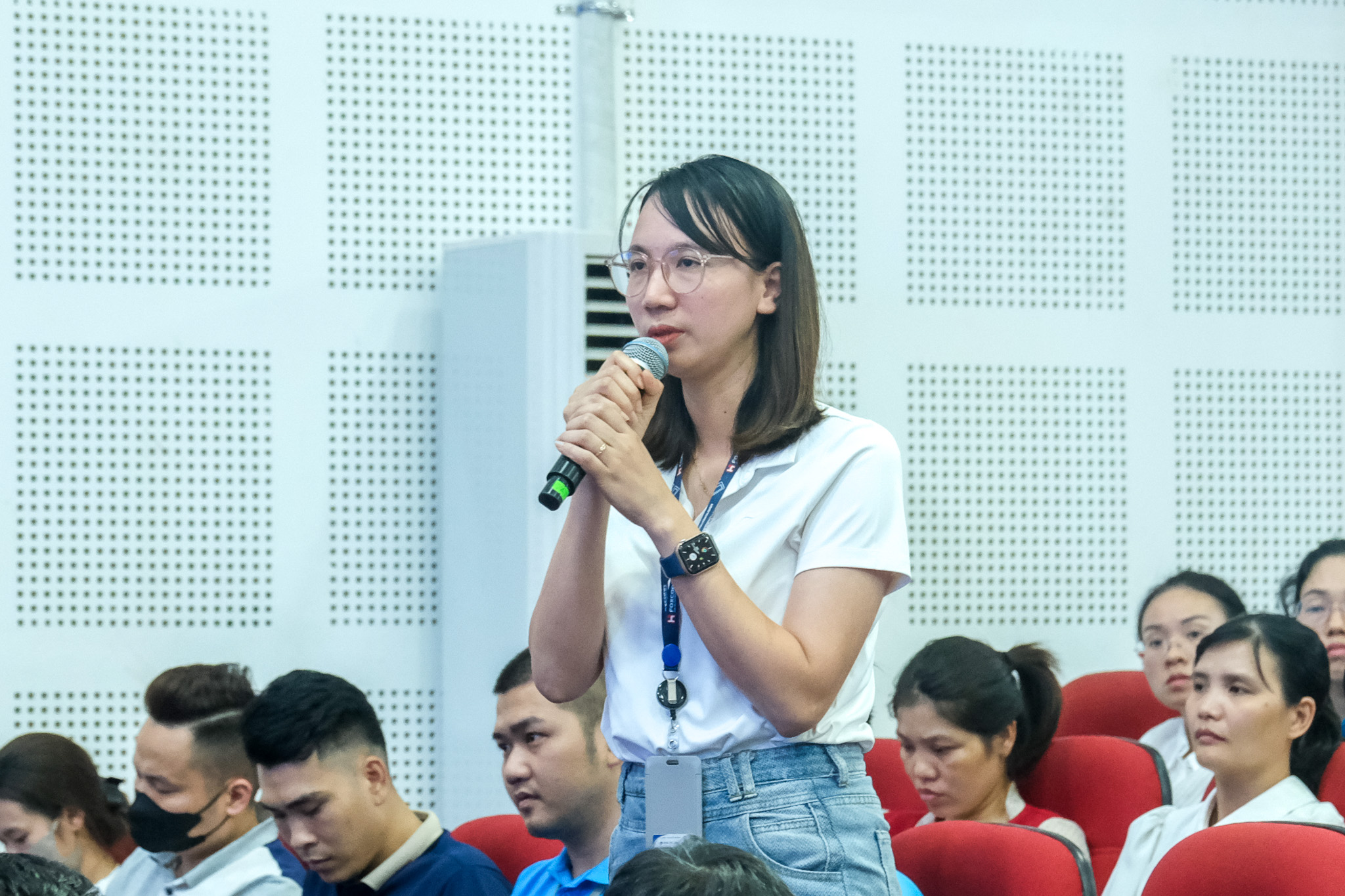 工人希望低价住房，阻止假货，解决交通拥堵