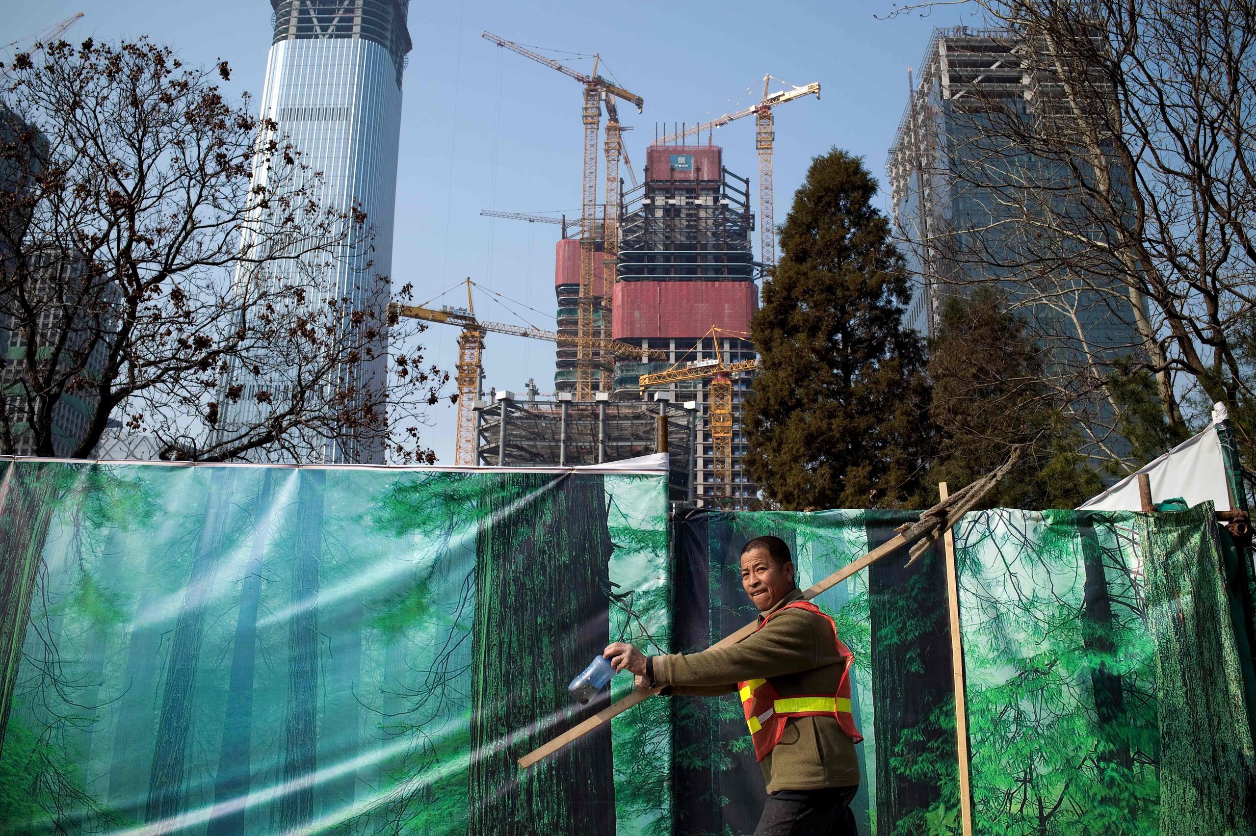 2025年上半年中国房地产市场出现复苏迹象