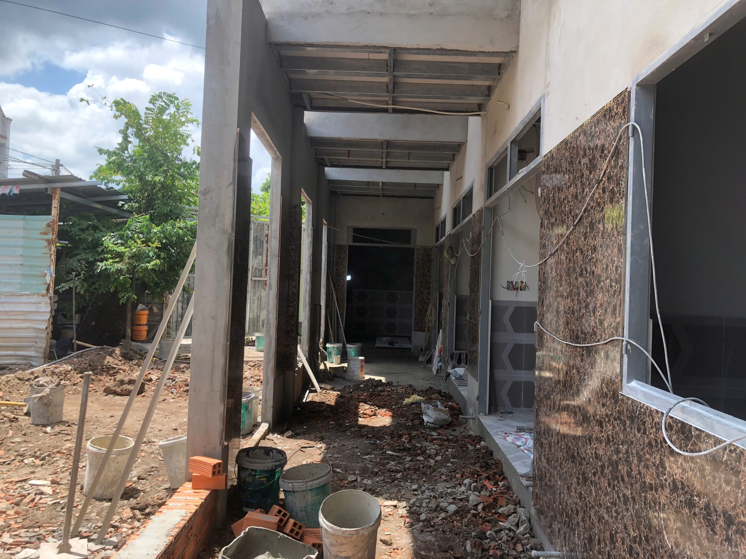 胡志明市：许多房屋违规建设，Thới An 坊出现‘奇怪’编号
