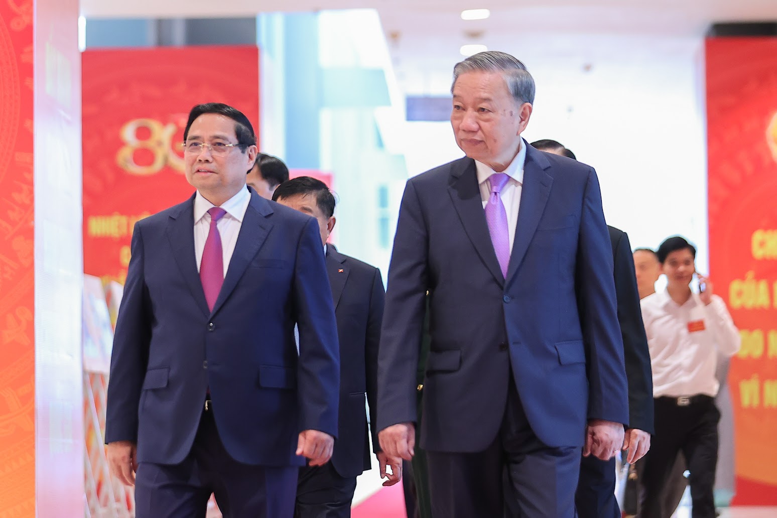 总书记：'经济转型的背后是通宵达旦的会议和坚持不懈的对话'