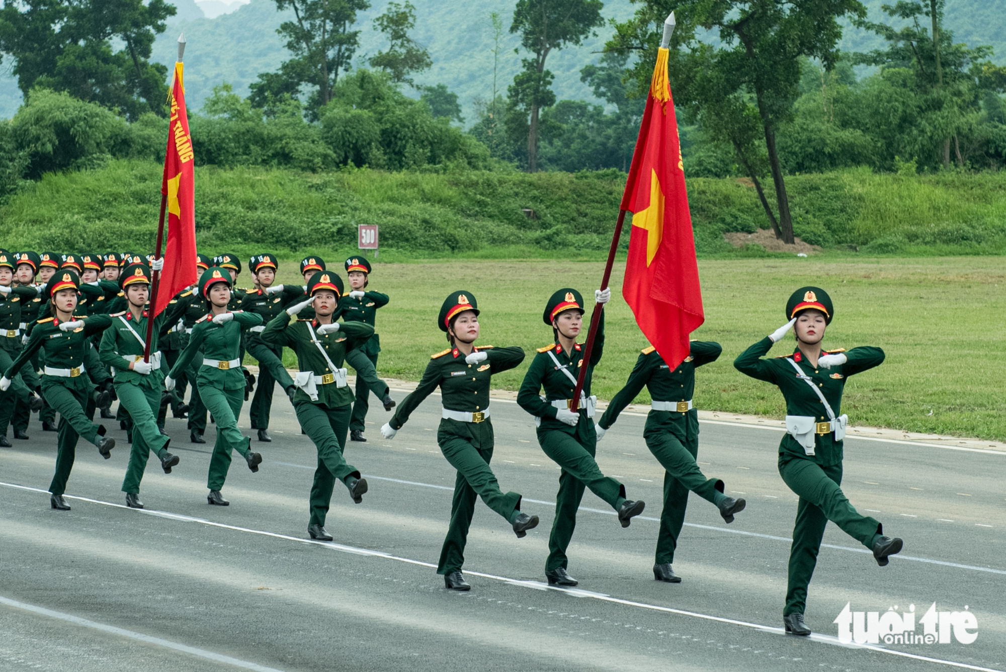 超过7,000名军人参加阅兵游行合练