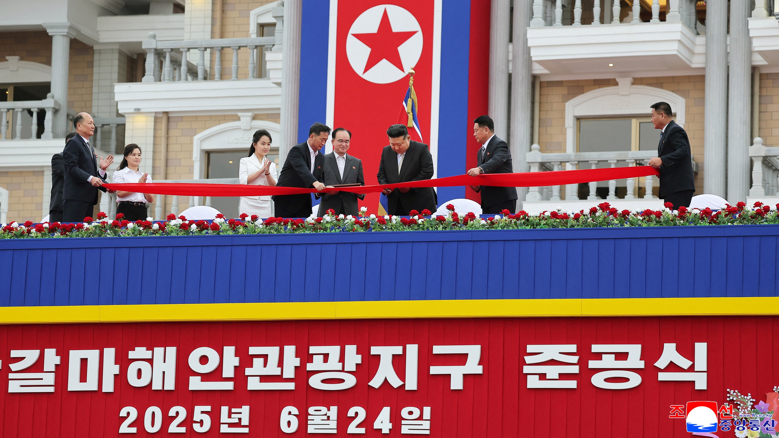朝鲜庆祝世界级旅游区落成，金正恩表示'非常满意'
