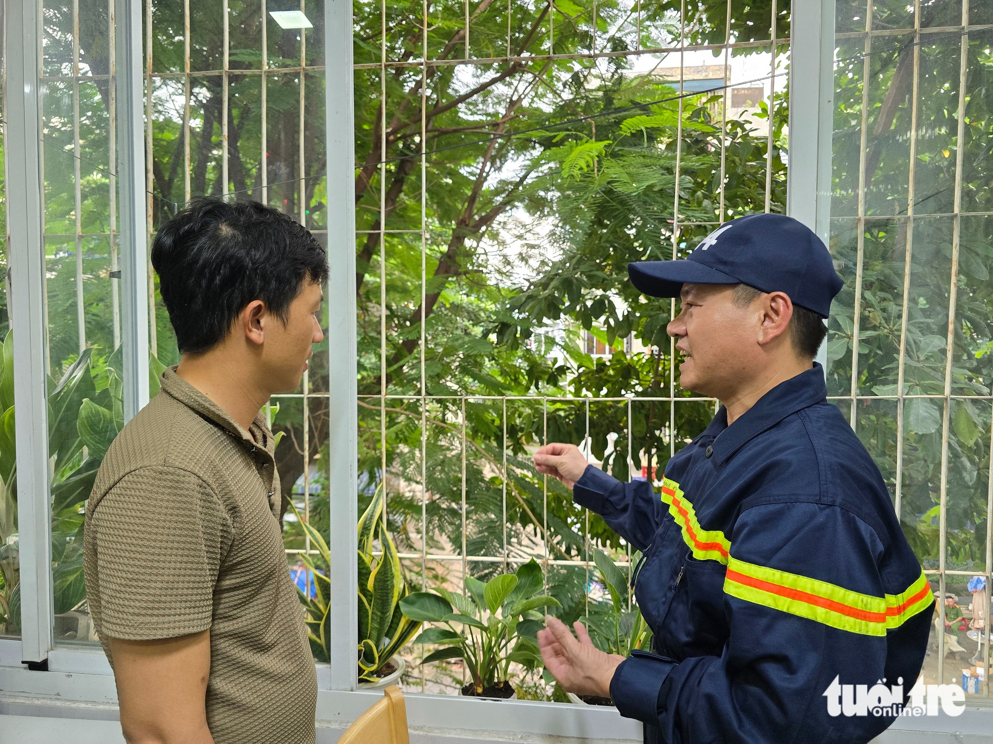 拆除胡志明市的'老虎笼'：居民听完解释后惊恐万分，立即全力拆除