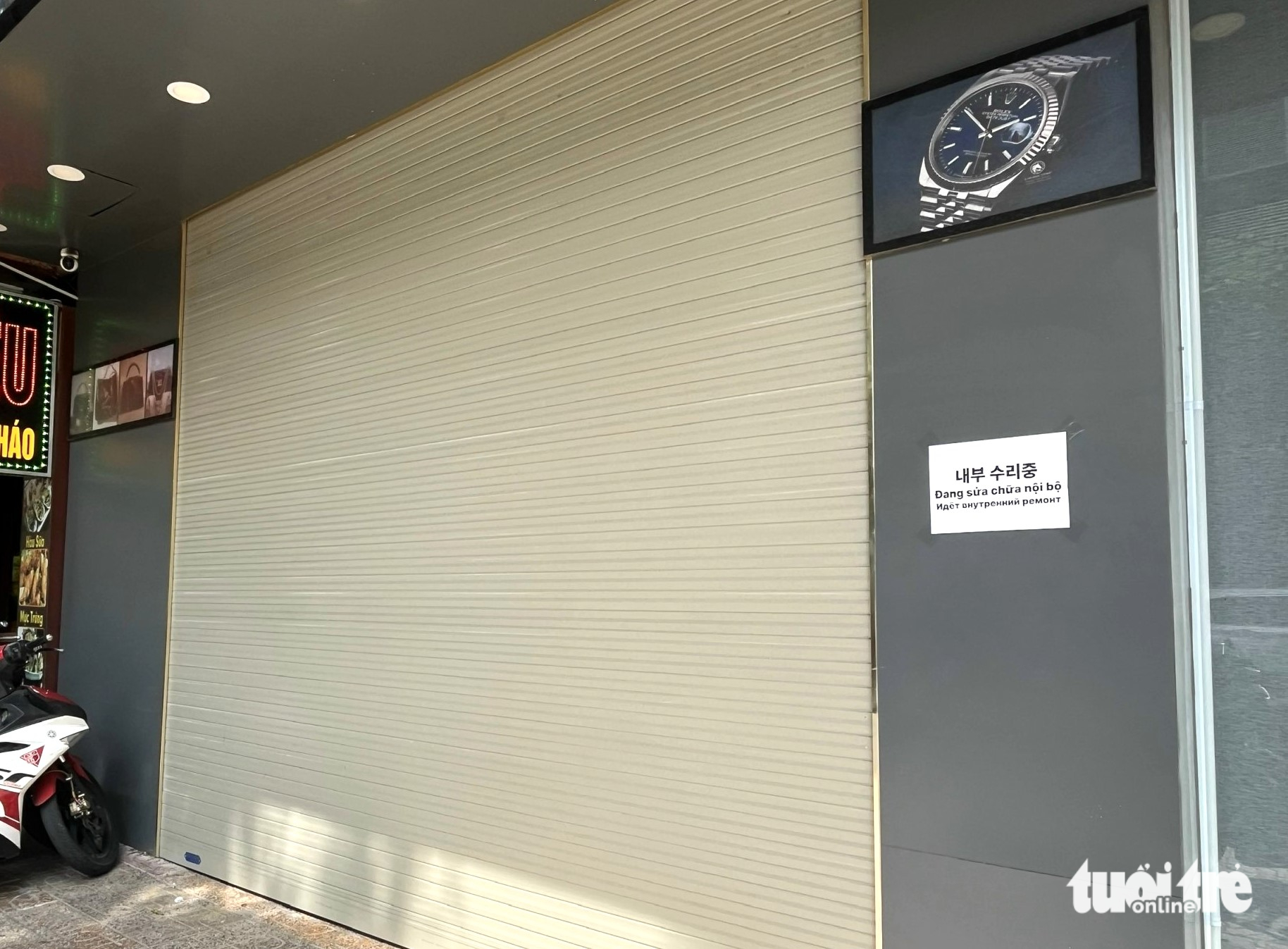 芽庄市中心一系列名牌商店在假货检查高峰期关闭