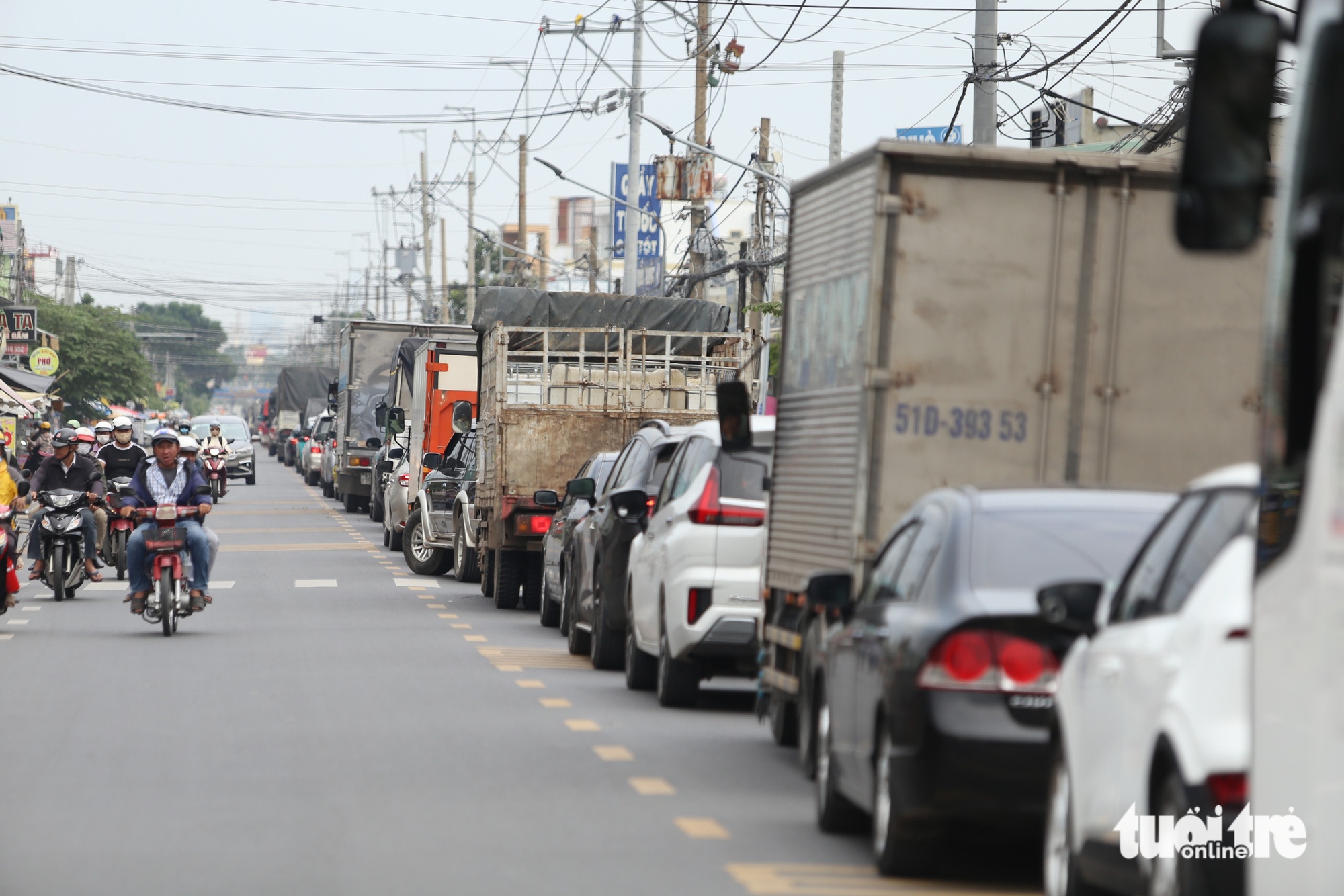 避开胡志明市-隆城-油椰高速的堵车，选择走卡特莱渡轮还是被堵